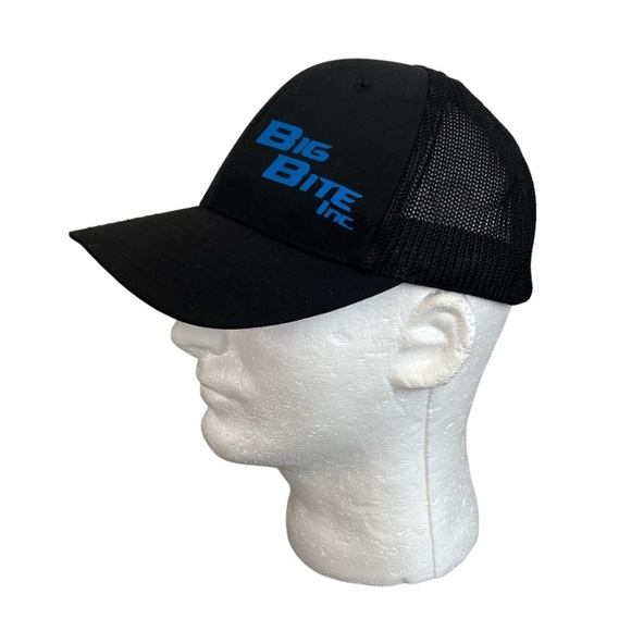 Mesh FlexFit Yupoong Black‎ Big Bite Inc Hat Stretch Flex Hat Fitted Unisex - Picture 1 of 8